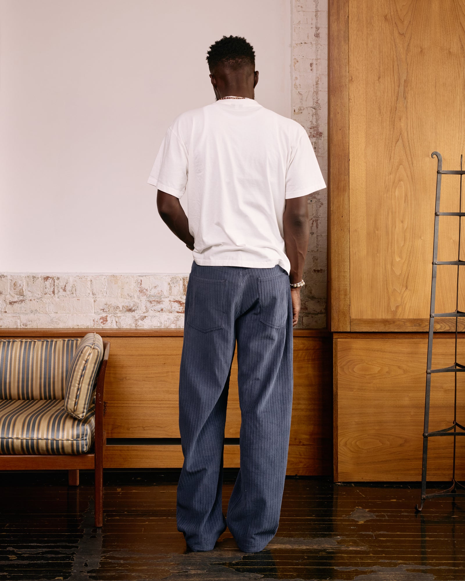 S/S T-shirt: Eagle World Hand Drawn